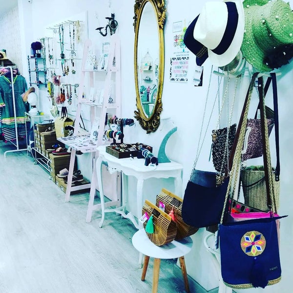 Babilonia Accesorios Torrent, Tienda de accesorios de moda, bisutería, bolsos y ropa de mujer en Torrente
